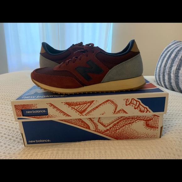 Women’s New Balance classic shoe - Picture 2 of 7